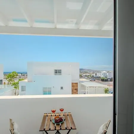Casa Leize Piscina Climatizada, Vistas & Ac 10 Minutes Walk From Marina Rubicon Дом отдыха