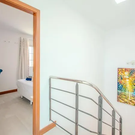 Дом отдыха Casa Leize Piscina Climatizada, Vistas & Ac 10 Minutes Walk From Marina Rubicon Коста Бланка