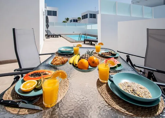 Casa Leize Piscina Climatizada, Vistas & Ac 10 Minutes Walk From Marina Rubicon *