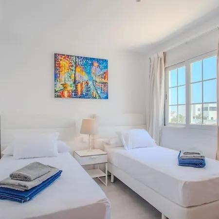 Casa Leize Piscina Climatizada, Vistas & Ac 10 Minutes Walk From Marina Rubicon Playa Blanca